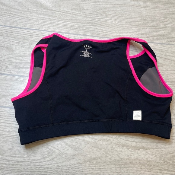Torrid Active Black Pink Front 3/4 Zip Sports Bra Women’s size 2 (2X) - Picture 8 of 11